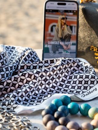 Saténové šátky z našeho atelieru Jadbergwomen . Nová podzimní kolekce ❤️ #jadbergwomen #slowfashionstyle